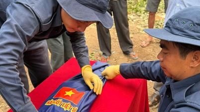 Hơn nửa thế kỷ mong ngóng, gia đình vỡ oà đón tin tìm thấy hài cốt liệt sĩ